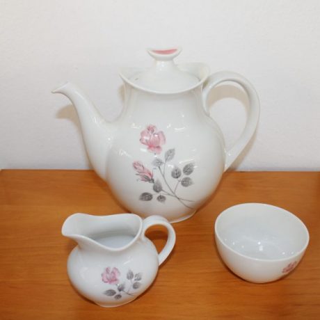 CK07133N Tea Set Royal Doulton English Translucent China Pillar Rose Tea Pot Sugar Bowl Milk Jug 20 eiros