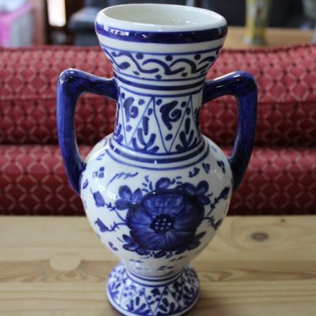 CK07152N Ceramic Trophy Vase 24cm High 6 euros